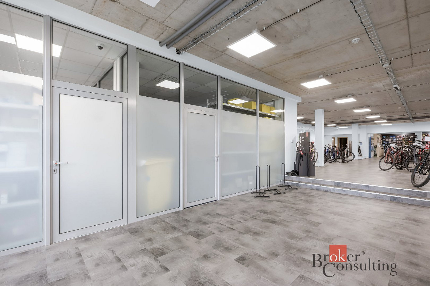 Pronájem obchodních prostor 611 m² – fotografie 3