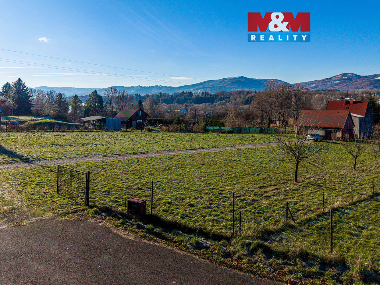 Prodej stavebního pozemku 2 270 m²