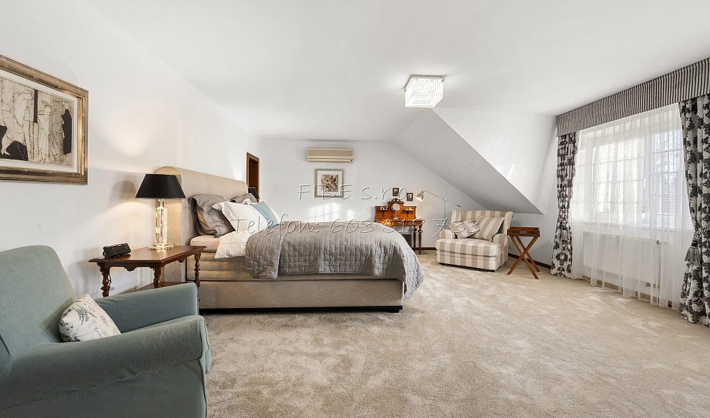 Prodej vily 458 m² s pozemkem 1 401 m², Kamenice – náhled fotky 29