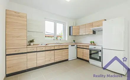 Pronájem domu 136 m² s pozemkem 446 m², Hradešín, okres Kolín