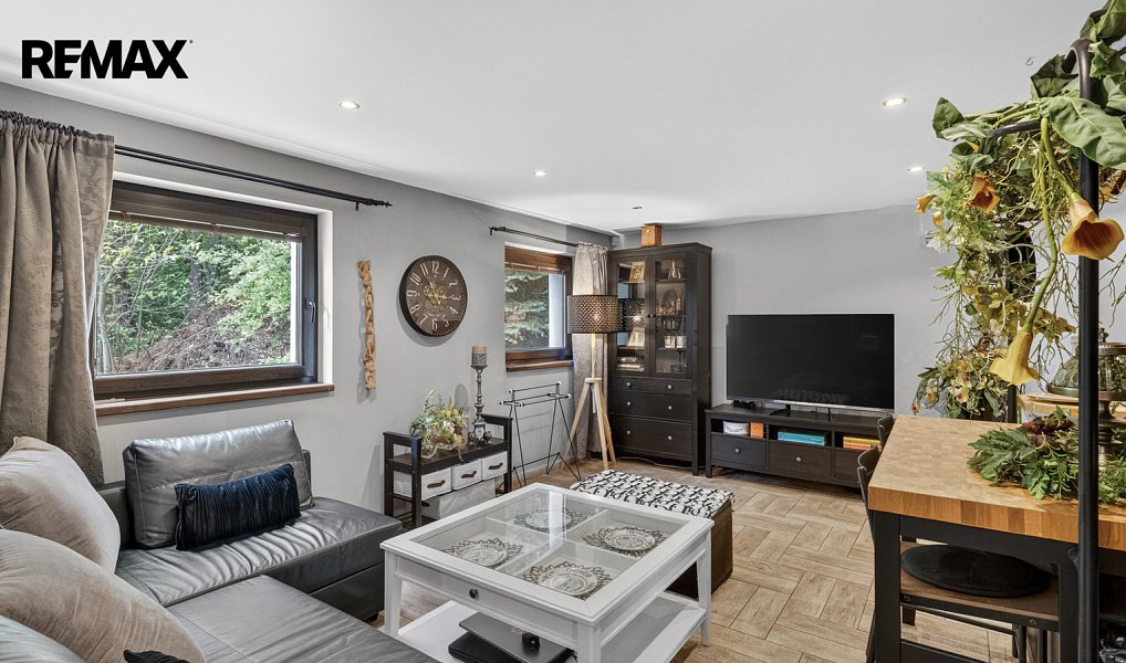 Prodej domu 338 m² s pozemkem 6 193 m², Jince – náhled fotky 24