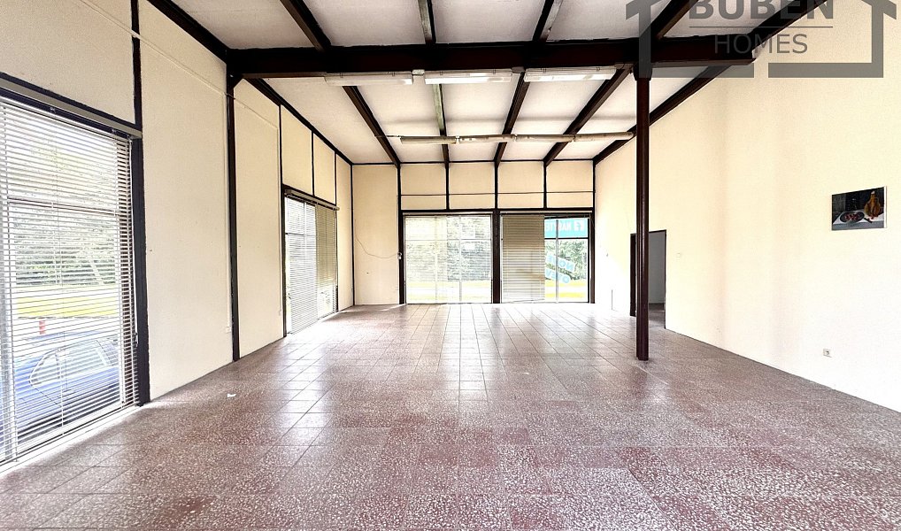 Prodej obchodních prostor 375 m², Bor – náhled fotky 3