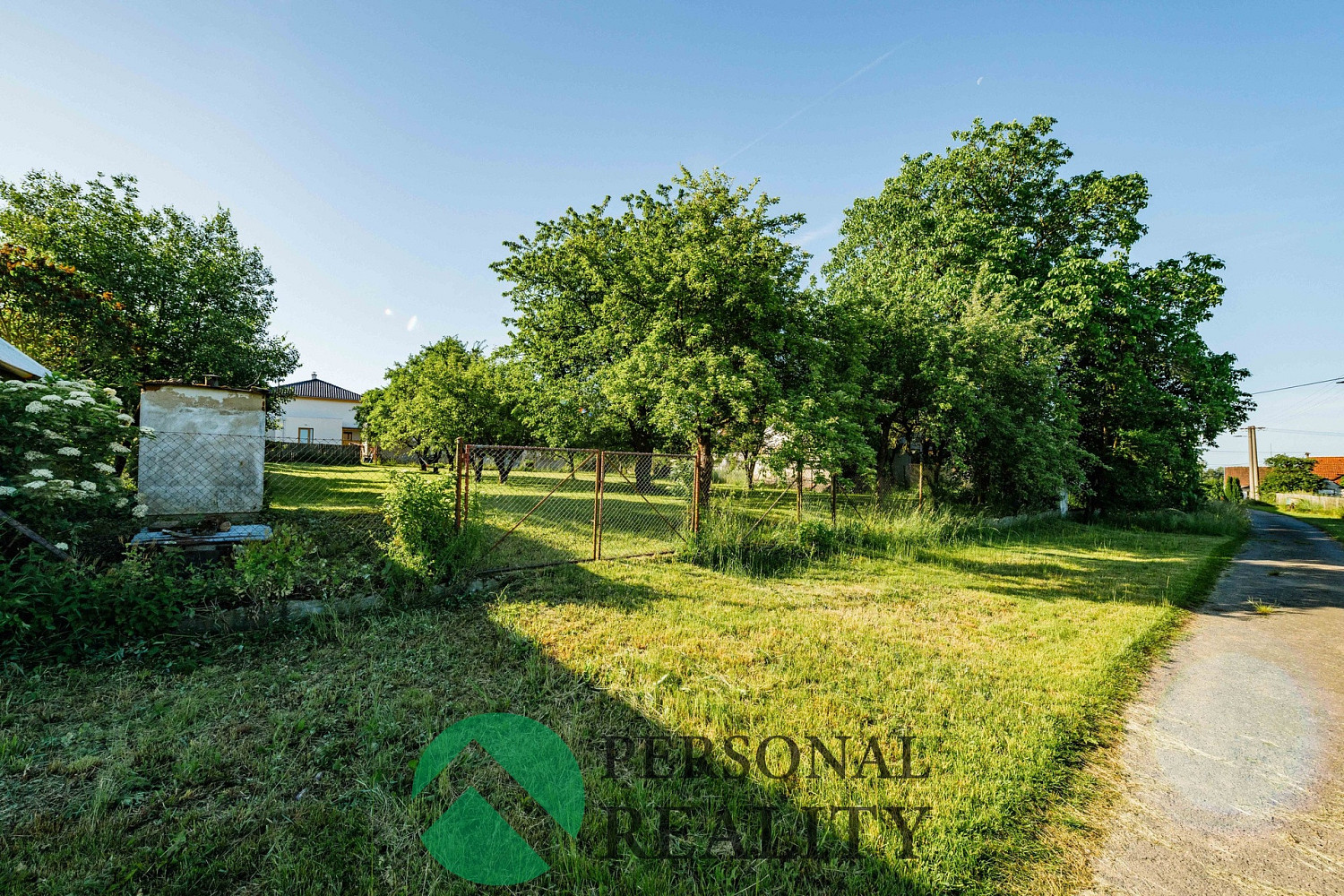 Prodej stavebního pozemku 1 058 m² – fotografie 3
