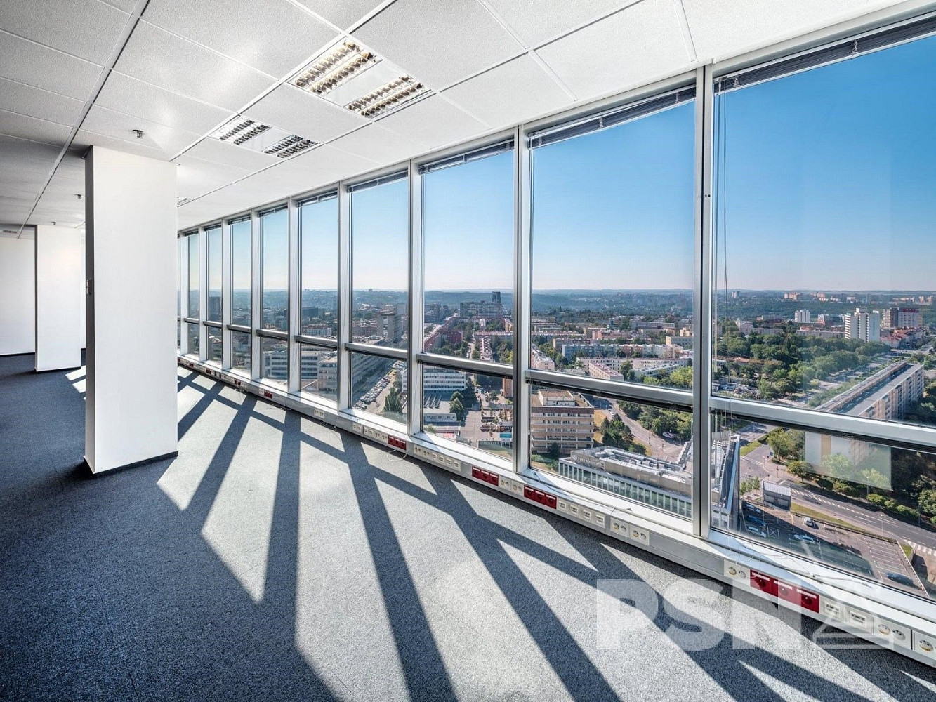 Pronájem kanceláře 266 m² — photo 4