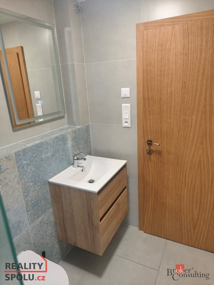 Pronájem bytu 1+kk 25 m² – fotografie 2