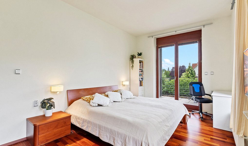 Prodej domu 246 m² s pozemkem 1 270 m², Beroun – náhled fotky 33