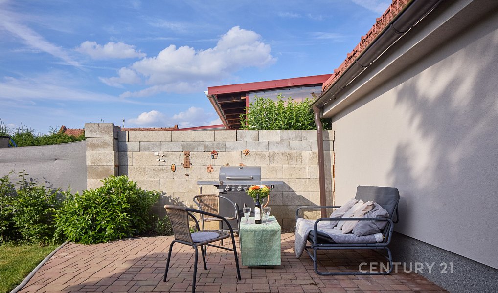 Prodej domu 260 m² s pozemkem 457 m², Ladná – náhled fotky 39