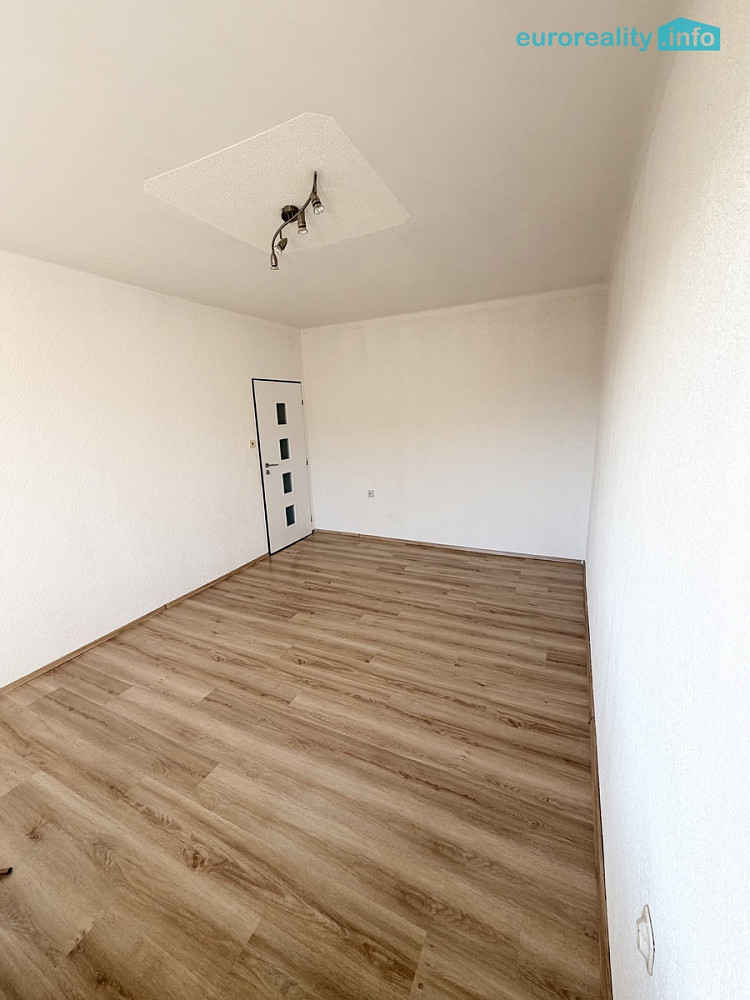 Pronájem bytu 2+1 60 m² – fotografie 5