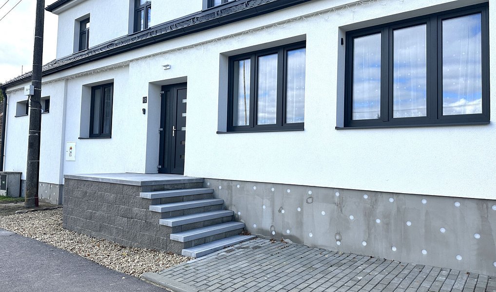 Prodej domu 428 m² s pozemkem 891 m², Chvalatice – náhled fotky 2