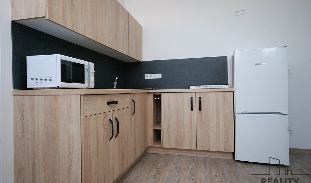 Pronájem bytu 2+1 55 m², Hrušky – náhled fotky 2