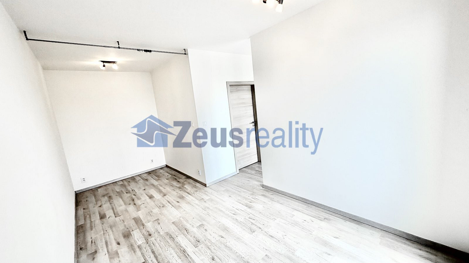Pronájem bytu 1+kk 46 m² — photo 3