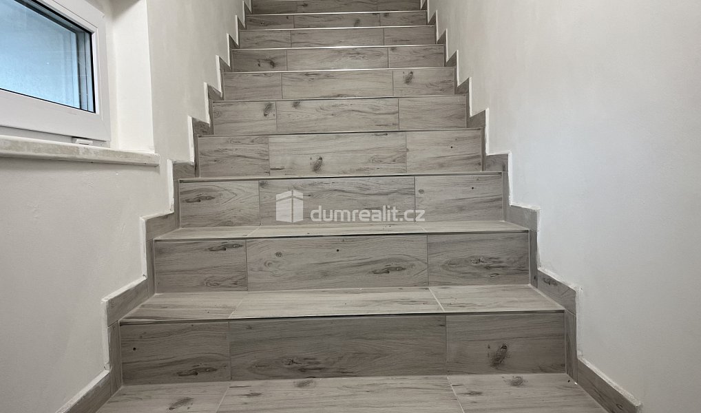 Prodej domu 204 m² s pozemkem 204 m², Modlany – náhled fotky 16