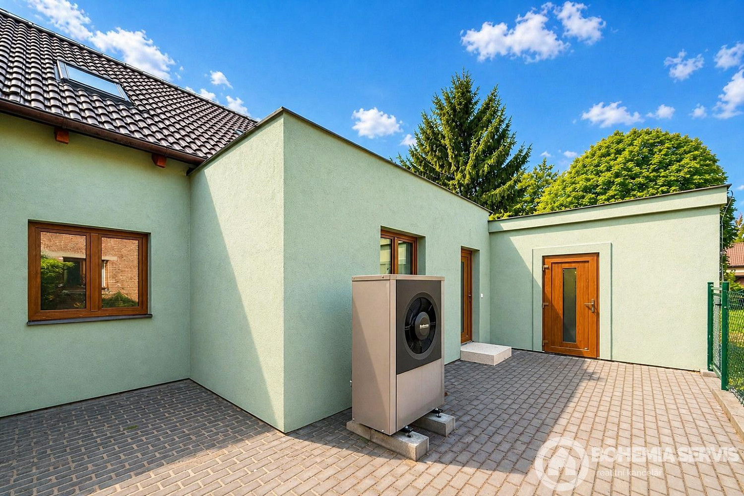 Prodej domu 172 m² s pozemkem 288 m² – pohled 3