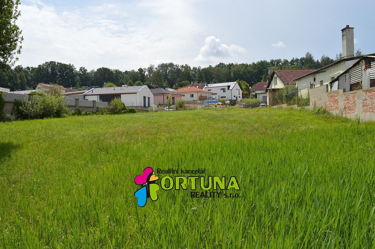 Prodej stavebního pozemku 1 200 m²
