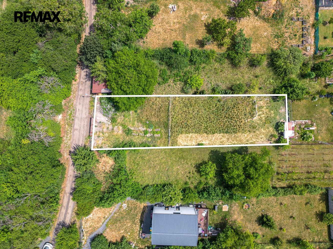 Prodej stavebního pozemku 886 m² – fotografie 2