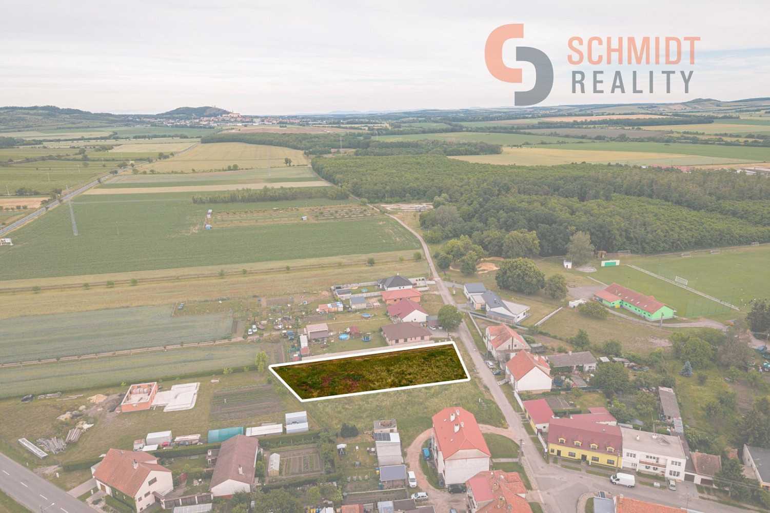 Prodej stavebního pozemku 1 806 m² – fotografie 2