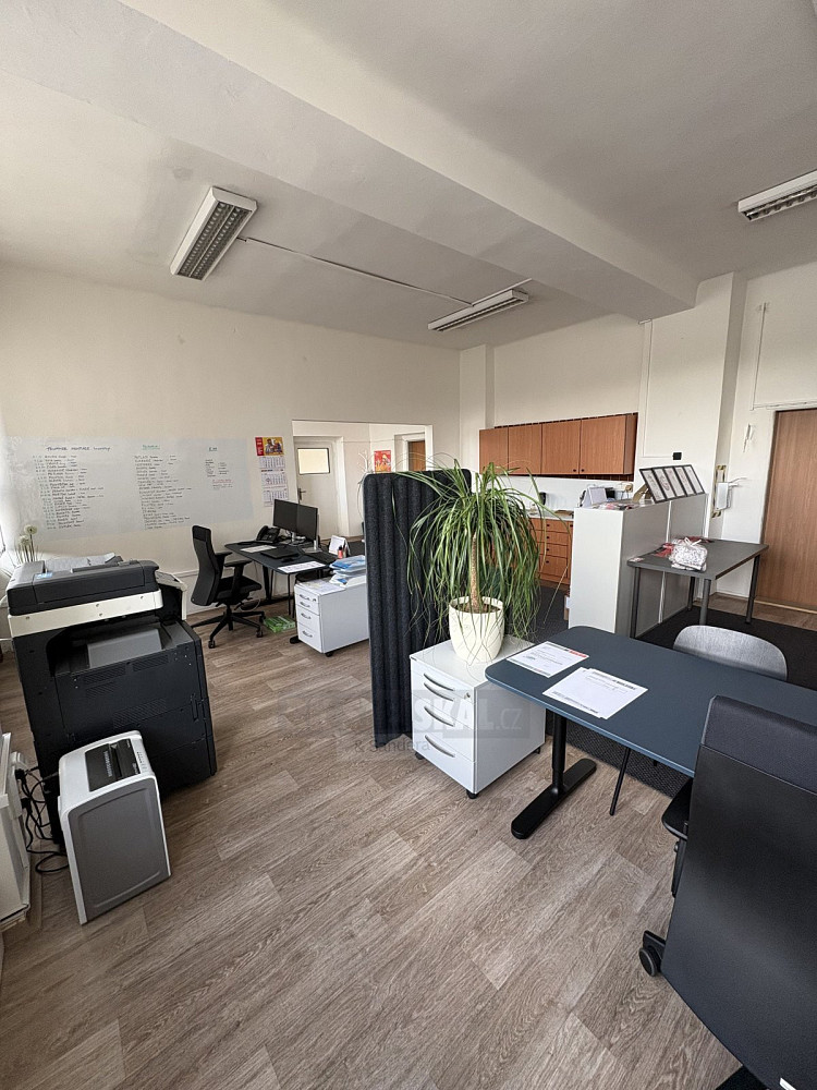 Pronájem kanceláře 71 m² – fotografie 2