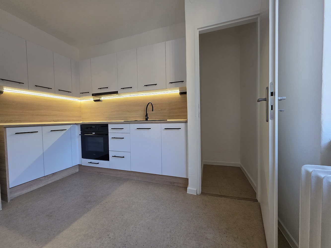 Pronájem bytu 2+1 65 m² — photo 2