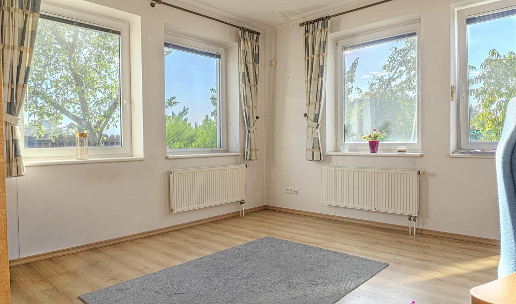 Prodej domu 238 m² s pozemkem 1 185 m², Šestajovice – náhled fotky 13