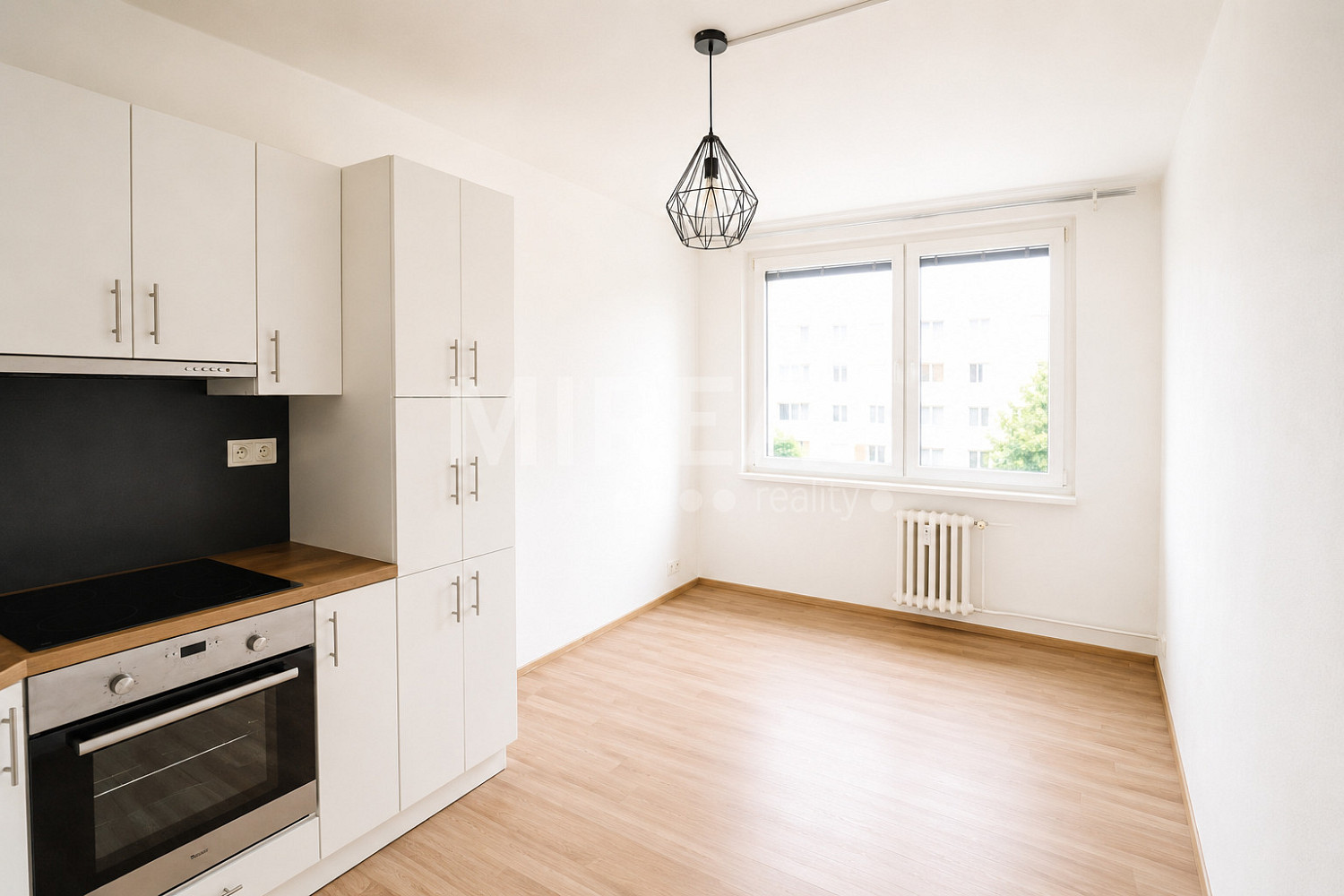 Pronájem bytu 2+kk 39 m² — photo 2