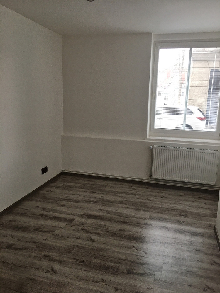 Pronájem bytu 2+1 55 m² – fotografie 3