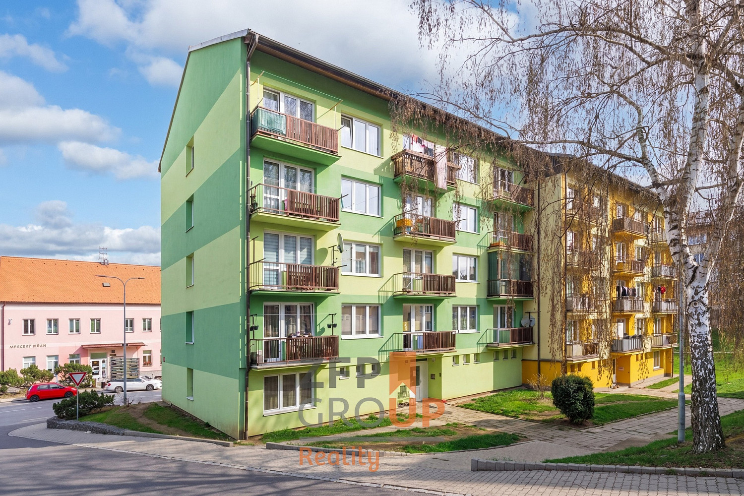 Prodej domu 793 m² s pozemkem 232 m² – pohled 3