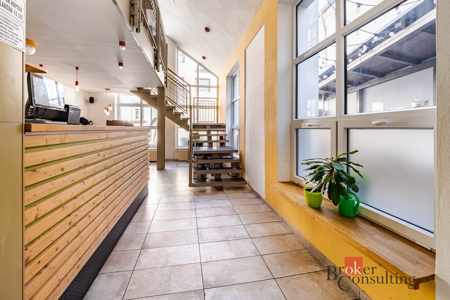 Prodej komerčního objektu (jiného typu) 200 m² – fotografie 5
