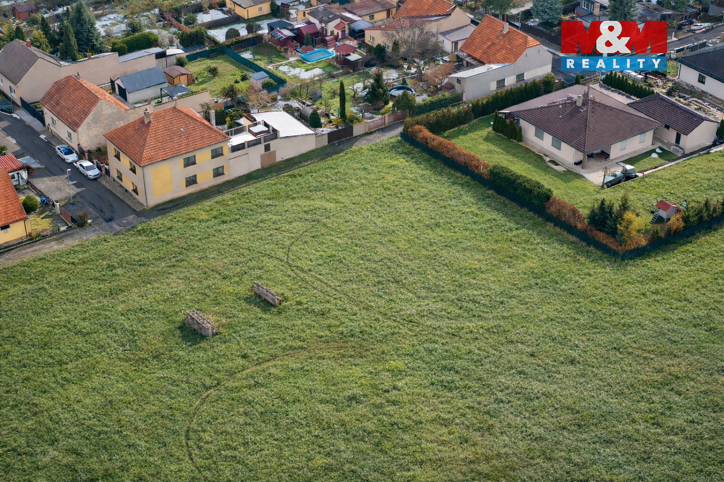 Prodej stavebního pozemku 941 m² – pohled 2