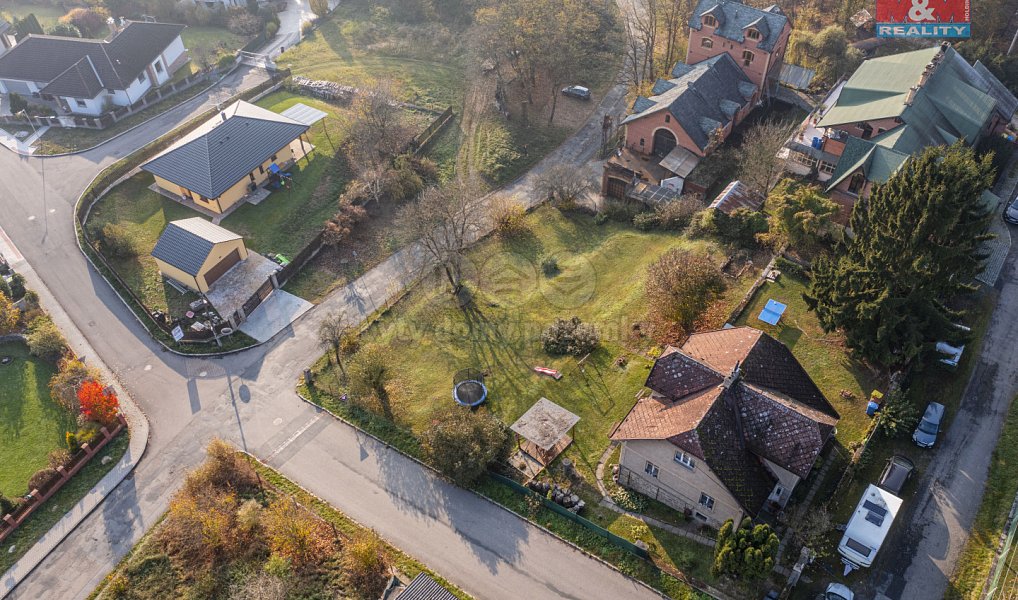 Prodej stavebního pozemku 1 043 m², Velké Popovice – náhled fotky 10