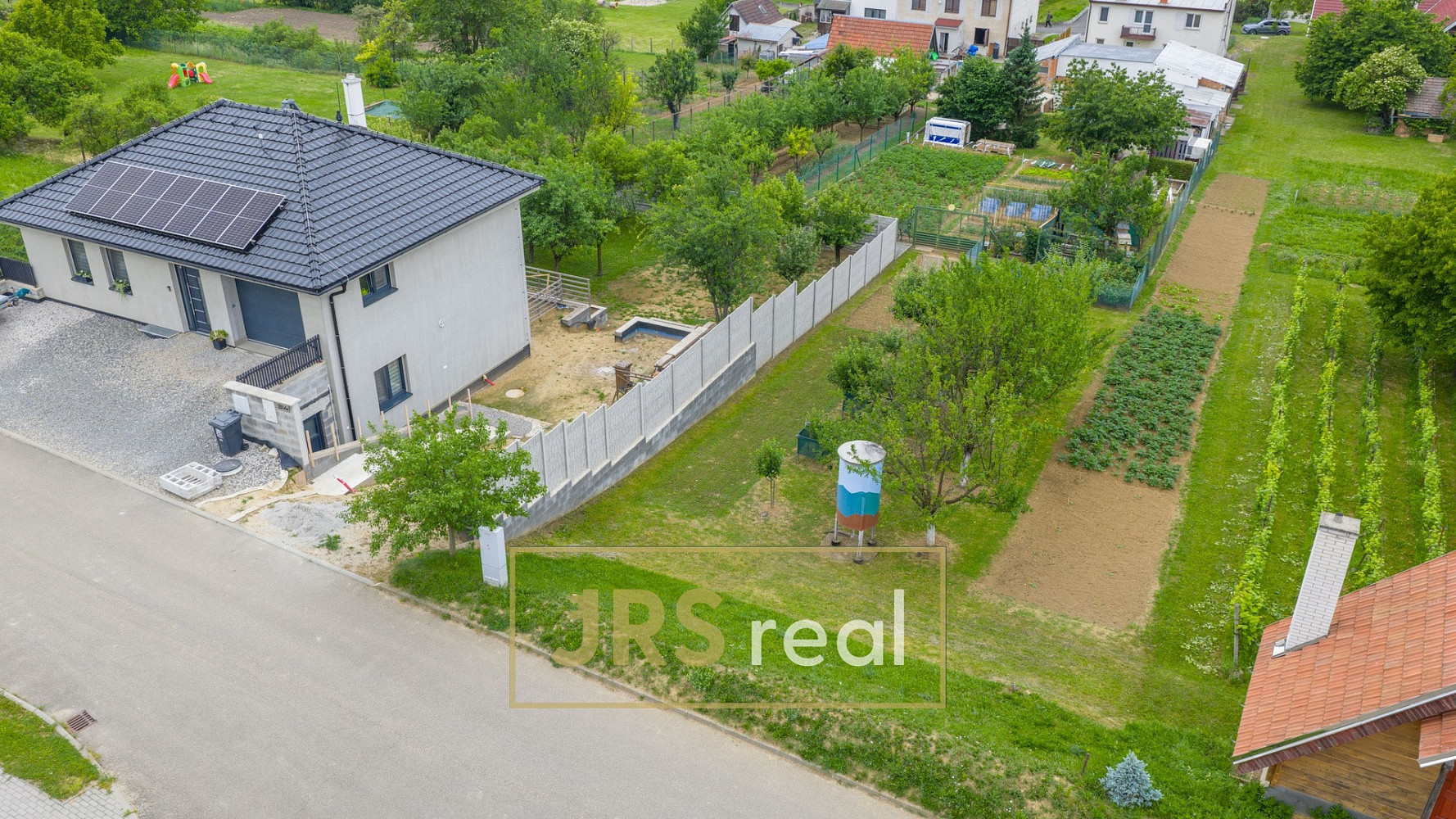Prodej stavebního pozemku 399 m² — photo 2
