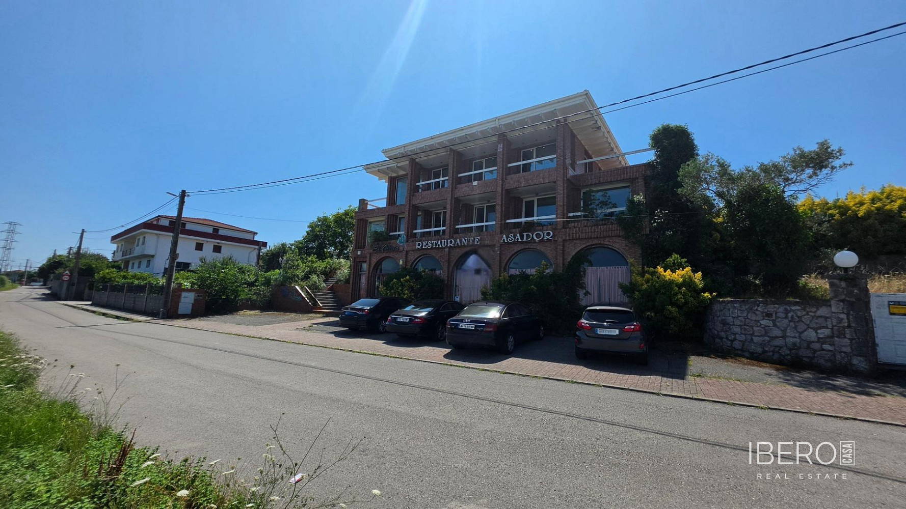 Prodej domu 1 325 m² s pozemkem 2 023 m²