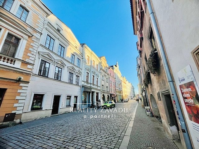 Prodej nájemního domu, činžáku 450 m²