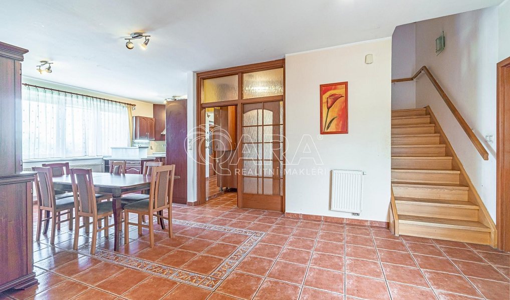 Prodej domu 209 m² s pozemkem 1 132 m², Zlosyň – náhled fotky 15