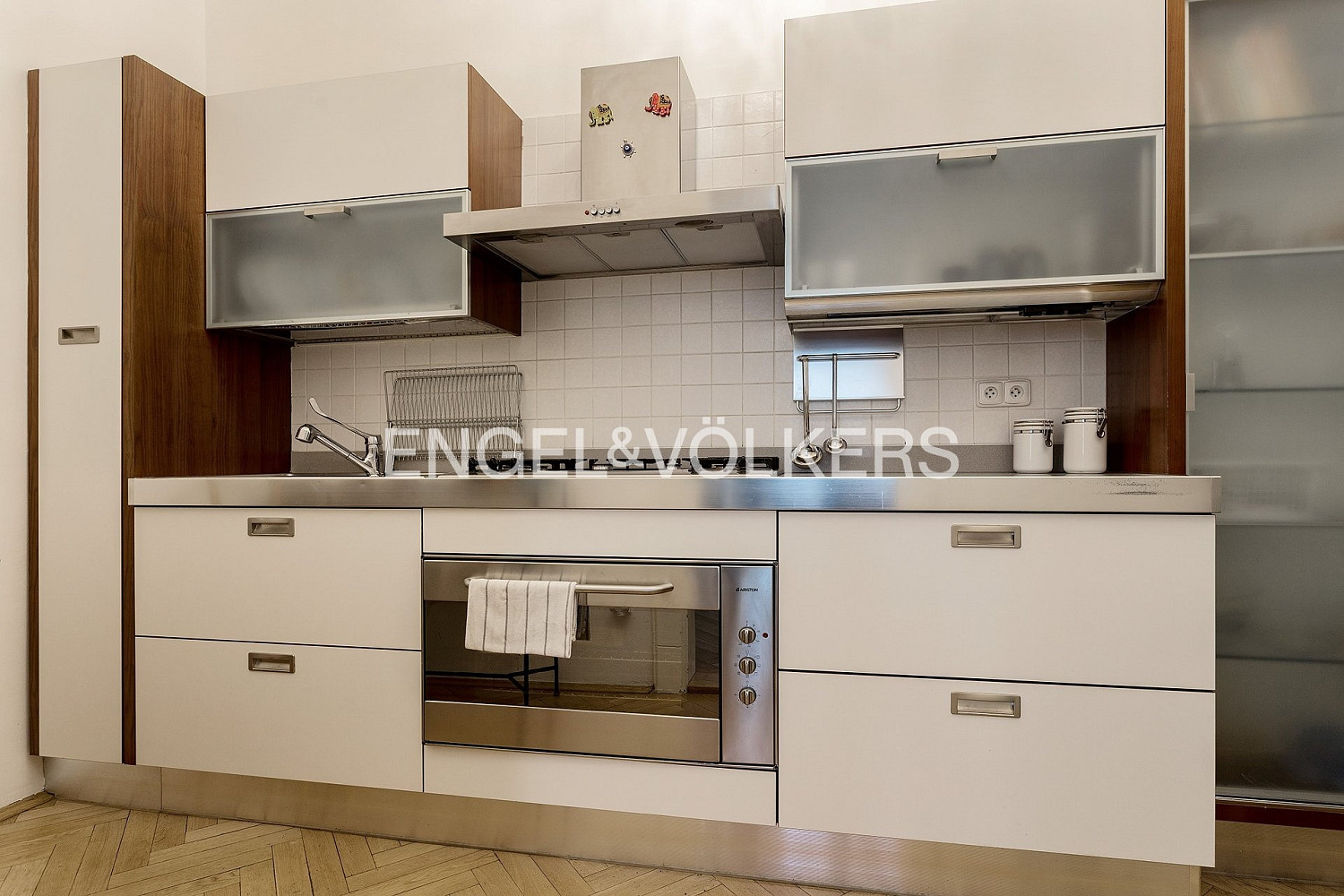 Pronájem bytu 3+1 125 m² – fotografie 4