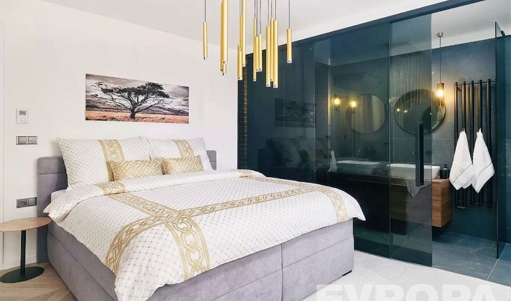 Pronájem bytu 4+kk 119 m², Praha – náhled fotky 12
