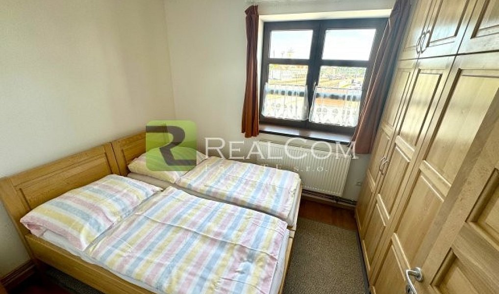 Pronájem bytu 2+1 42 m², Pečky – náhled fotky 5