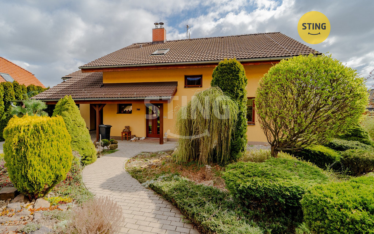 Prodej domu 198 m² s pozemkem 995 m²