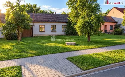 Prodej stavebního pozemku 1 696 m², Ostrovánky, okres Hodonín
