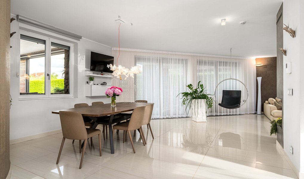 Prodej domu 546 m² s pozemkem 1 608 m², Zvole – náhled fotky 9