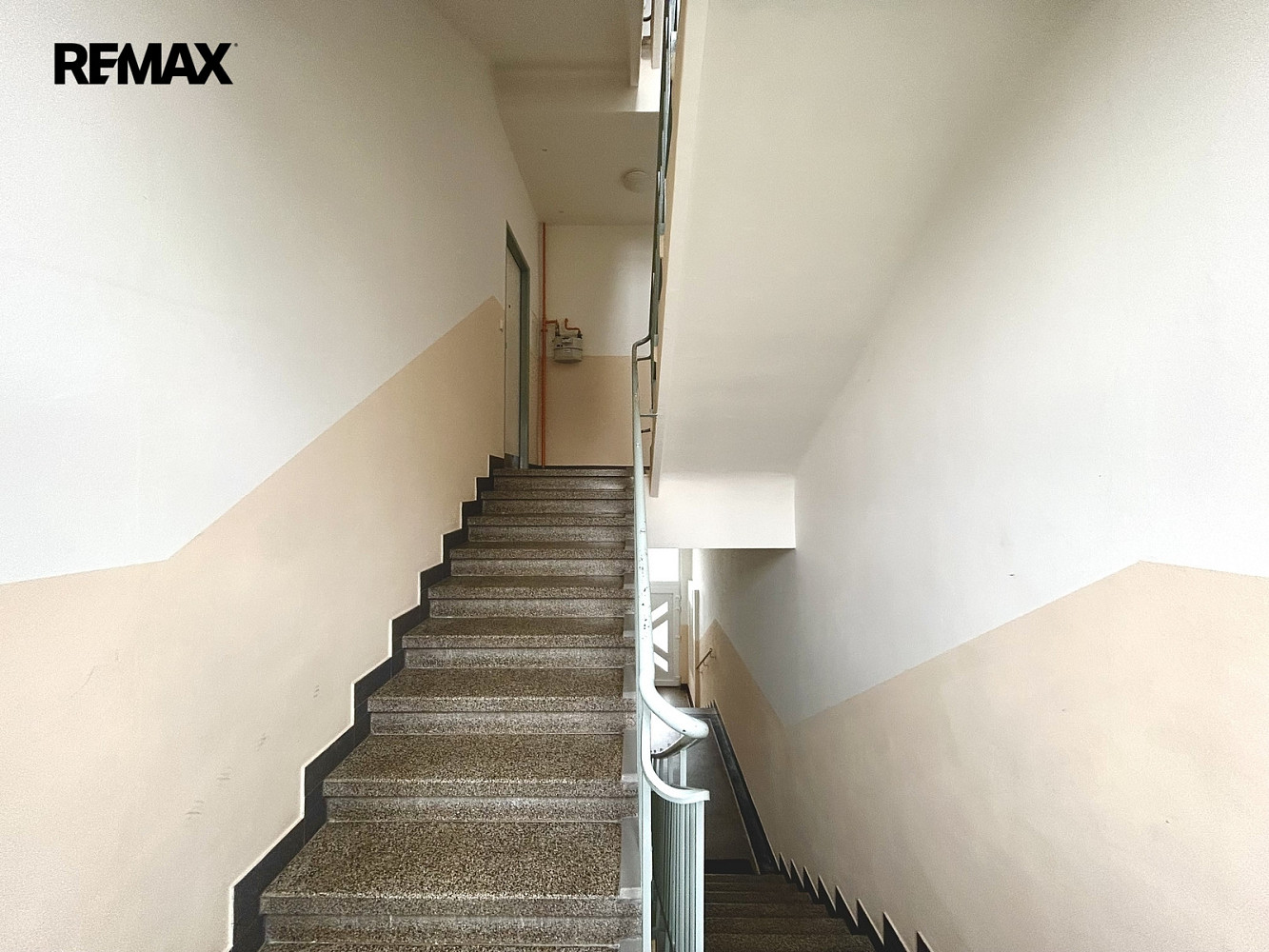 Prodej domu 450 m² s pozemkem 100 m² – pohled 6