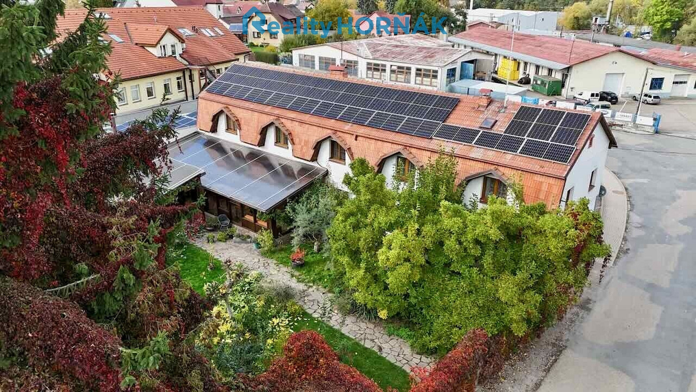Prodej domu 364 m² s pozemkem 1 261 m²