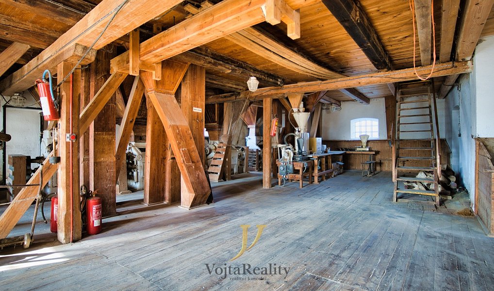Prodej výrobních prostor 1 544 m², Tršice – náhled fotky 26