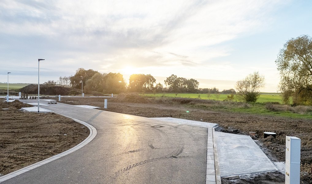 Prodej stavebního pozemku 842 m², Všestary – náhled fotky 8