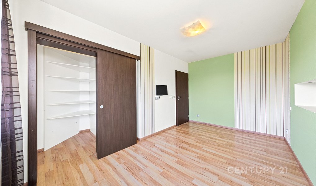 Pronájem domu 210 m² s pozemkem 1 586 m², Mukařov – náhled fotky 26
