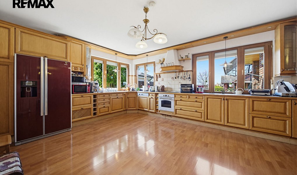 Prodej domu 217 m² s pozemkem 1 818 m², Louny – náhled fotky 7