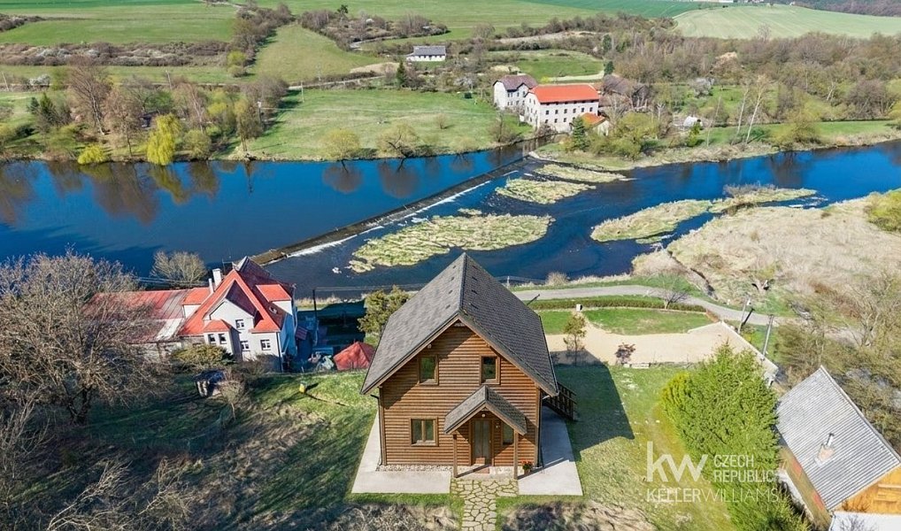 Prodej stavebního pozemku 1 525 m², Kladruby – náhled fotky 2