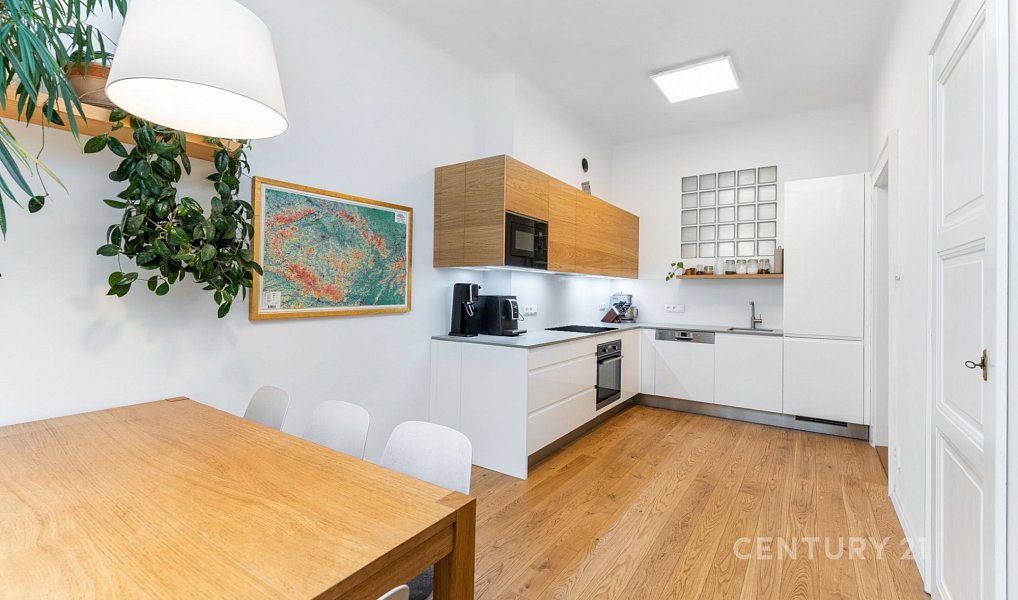 Prodej bytu 2+1 95 m², Praha – náhled fotky 3