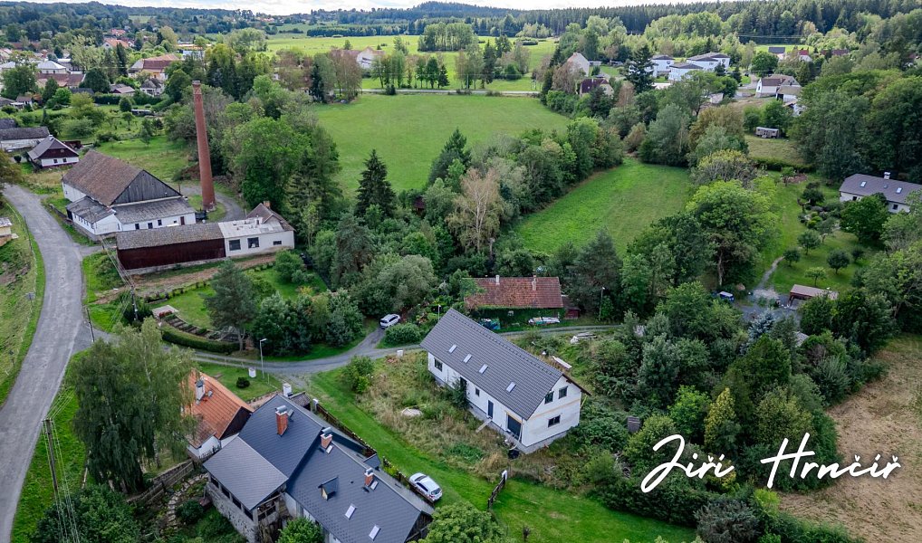 Prodej domu 313 m² s pozemkem 1 052 m², Nové Mitrovice – náhled fotky 36