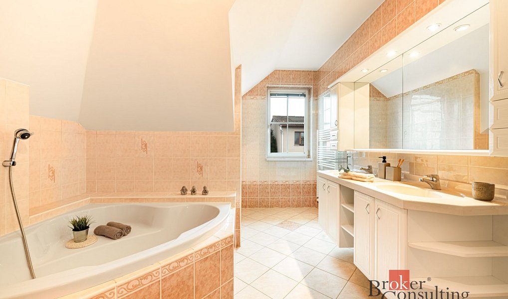 Prodej bytu 4+kk 172 m², Praha – náhled fotky 18