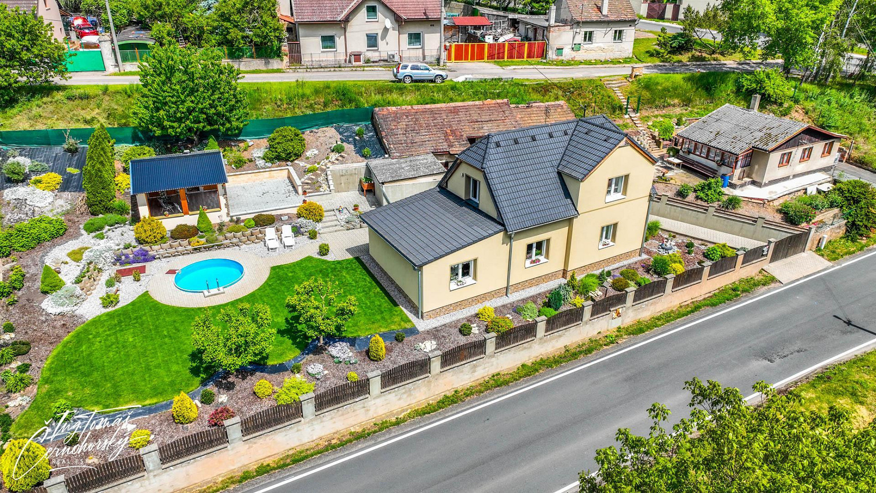 Prodej domu 171 m² s pozemkem 1 155 m²
